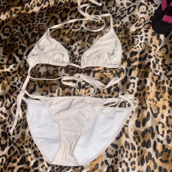 White Bikini Set - Picture 1 of 3